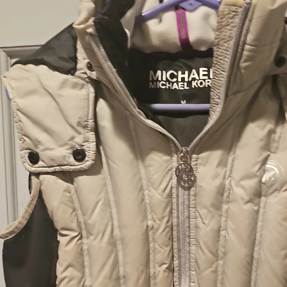 Michael Kors Tan Black Quilted Vest Medium Puffy Outdoor Jacket Coat Winter